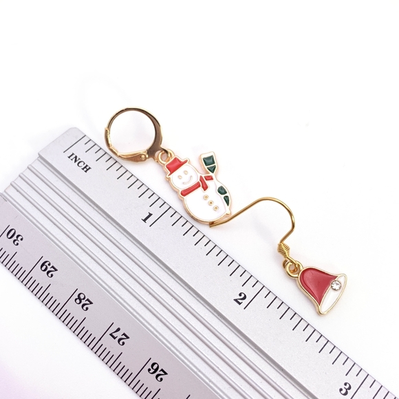 2 Pairs!!! Winter Snowman and Christmas Bell Earrings - Picture 4 of 4